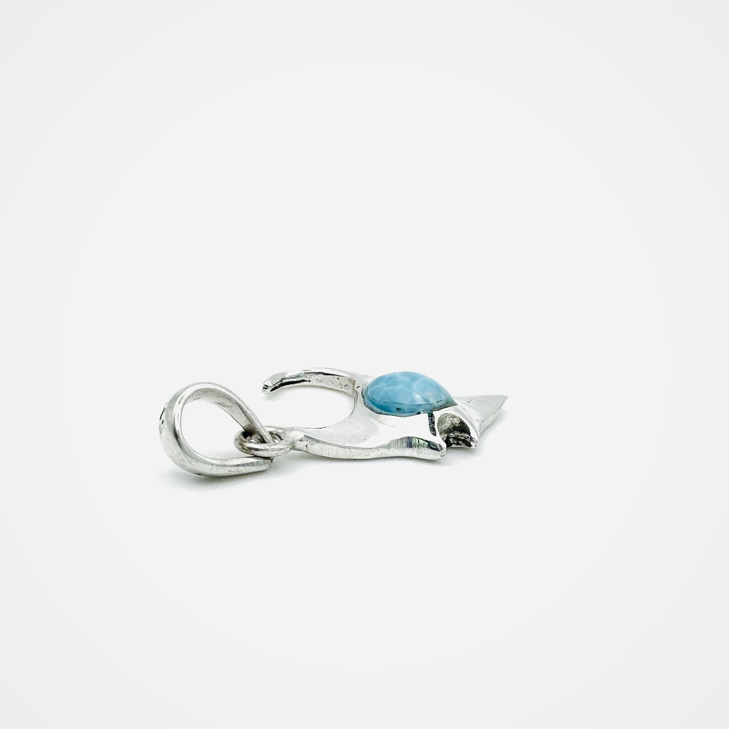 Silent Glider - Stingray Pendant